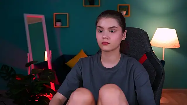 EvaThopson online show from 24, 1, 2025