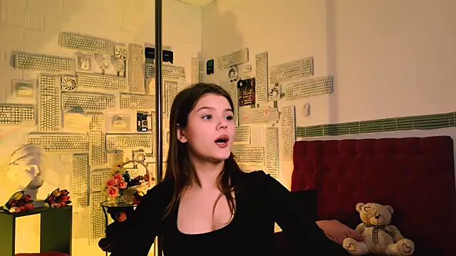 EvaThopson online show from 21, 3, 2025