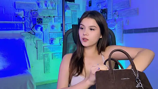 EvaThopson online show from 5, 12, 2025