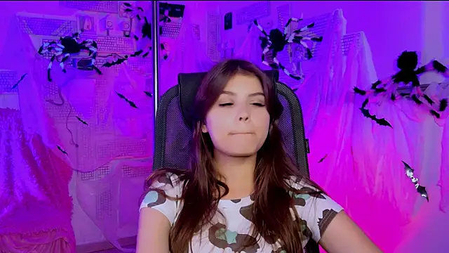 EvaThopson online show from 29, 10, 2025