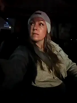 Snapshot of AinsleyMadison chatting on 6, 12, 2024 AinsleyMadison online show from 6, 12, 2024