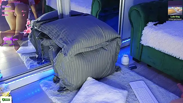 JoAnneSweet online show from 12, 11, 2025