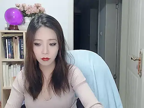 SuSushi728 online show from 3, 12, 2025