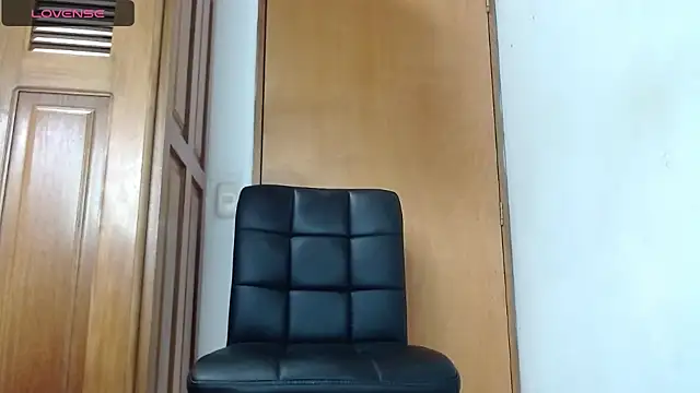 Snapshot of crissantillana chatting on 8, 2, 2025 crissantillana online show from 8, 2, 2025