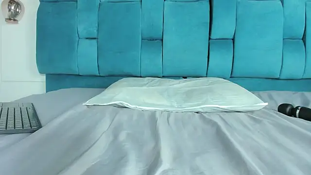 mia  fernandez online show from 21, 3, 2026