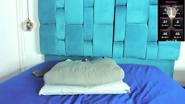 mia  fernandez online show from 14, 11, 2025