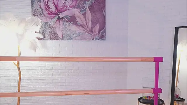 lylylovesyou online show from 20, 3, 2025