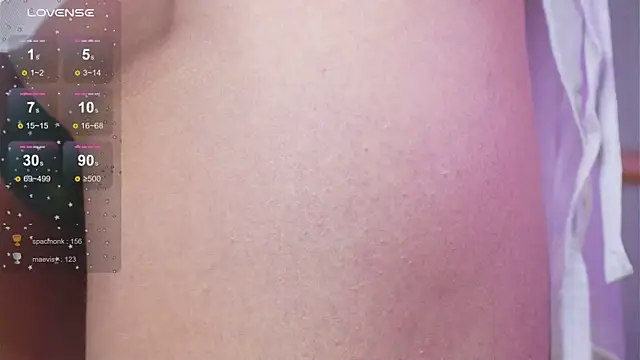 lylylovesyou online show from 1, 10, 2025