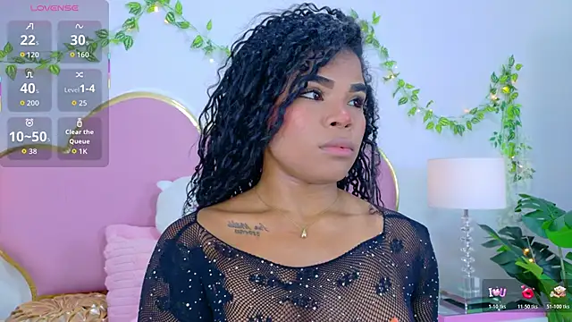 NahiaraReina online show from 5, 11, 2025