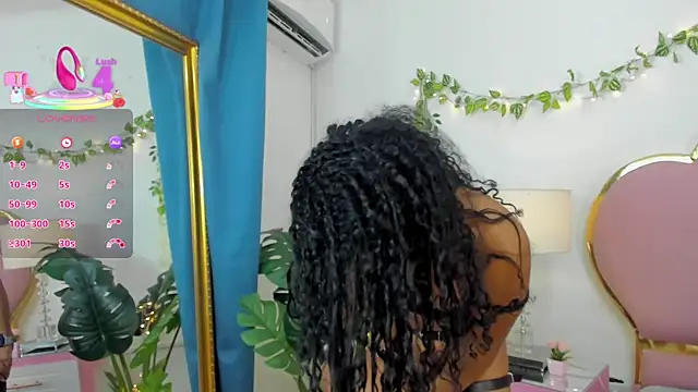 NahiaraReina online show from 15, 9, 2025