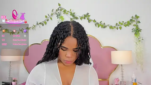 NahiaraReina online show from 12, 9, 2025