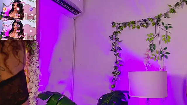 NahiaraReina online show from 10, 4, 2026