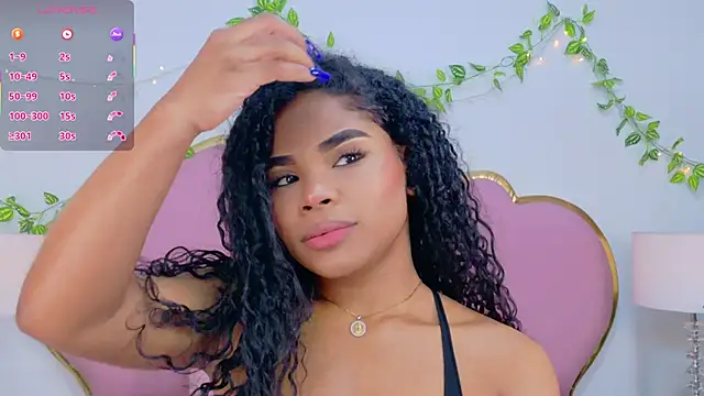 NahiaraReina online show from 27, 11, 2025