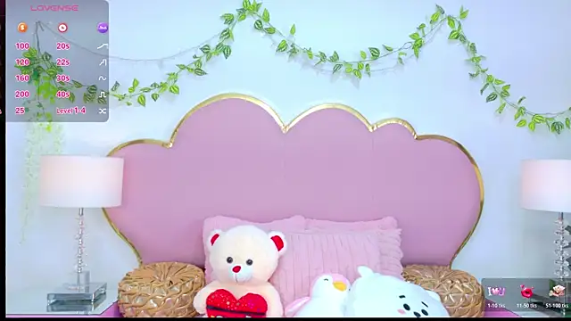 NahiaraReina online show from 8, 11, 2025