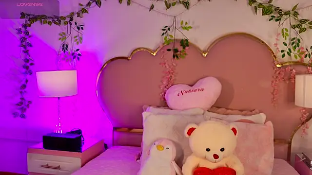 NahiaraReina online show from 24, 4, 2026