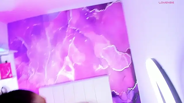 LauraSmith-01 online show from 8, 3, 2025