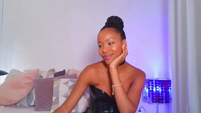 Snapshot of JuliaMartini chatting on 3, 3, 2026 JuliaMartini online show from 3, 3, 2026