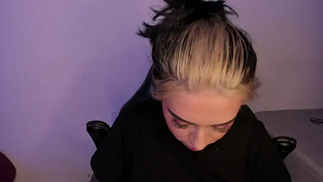 AnnikaMerliahh  online show from 8, 11, 2025