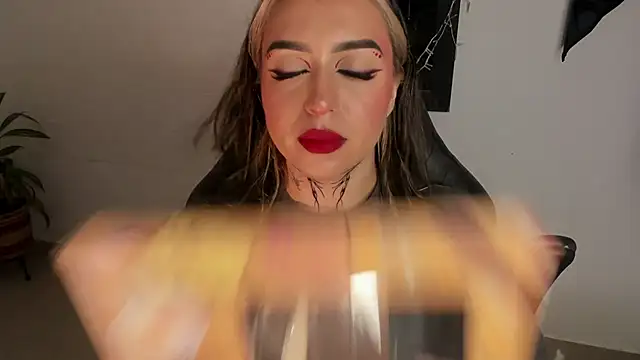 AnnikaMerliahh  online show from 18, 1, 2026