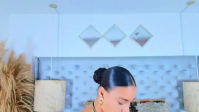 EileenBenzon online show from 24, 11, 2025