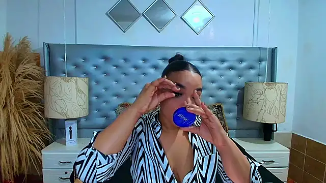 EileenBenzon online show from 28, 11, 2025