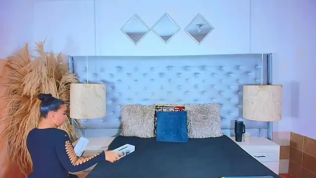 EileenBenzon online show from 28, 10, 2025