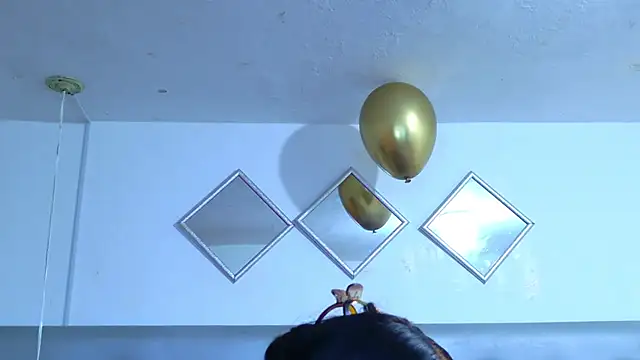 EileenBenzon online show from 11, 4, 2026