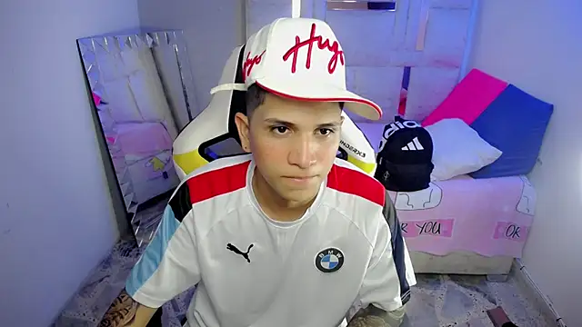 Snapshot of Brayan_lopezz chatting on 17, 12, 2025 Brayan lopezz online show from 17, 12, 2025