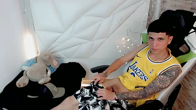 Snapshot of Brayan_lopezz chatting on 4, 2, 2025 Brayan lopezz online show from 4, 2, 2025