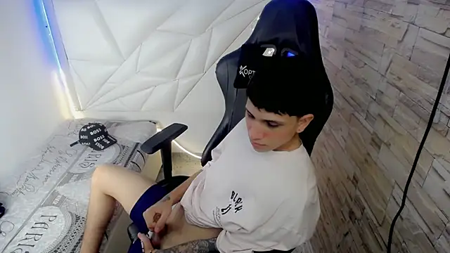 Snapshot of Brayan_lopezz chatting on 4, 12, 2024 Brayan lopezz online show from 4, 12, 2024