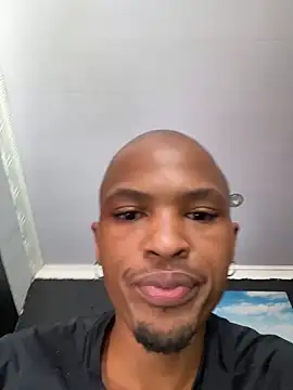 Snapshot of BlueIceCube chatting on 24, 2, 2025 BlueIceCube online show from 24, 2, 2025