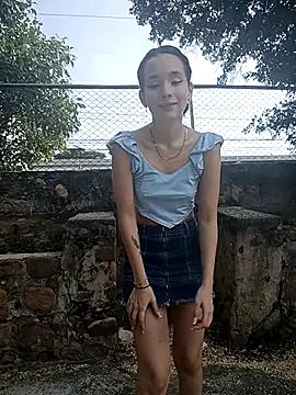 sweet outdoor charm online show from 18, 12, 2025