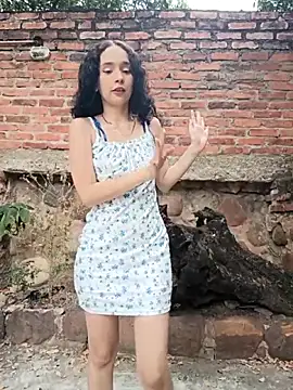 sweet outdoor charm online show from 25, 3, 2026