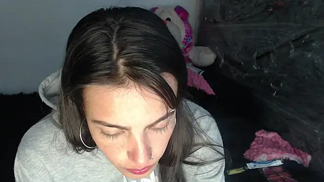 skinny sweet2411 online show from 16, 12, 2025