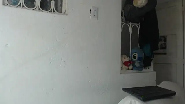 skinny sweet2411 online show from 14, 9, 2025