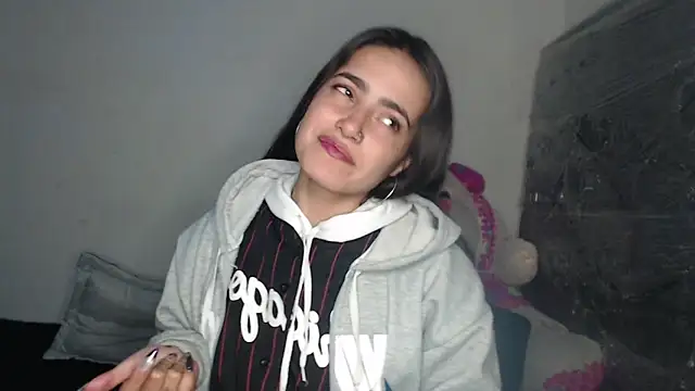 skinny sweet2411 online show from 6, 3, 2026