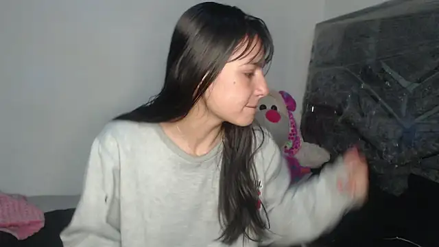 skinny sweet2411 online show from 14, 4, 2026