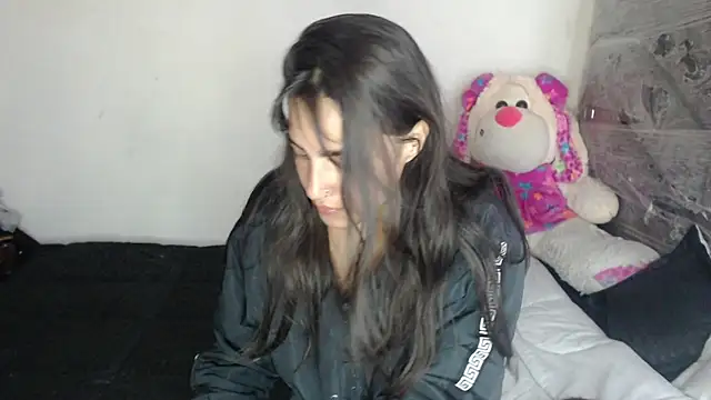 skinny sweet2411 online show from 20, 12, 2025