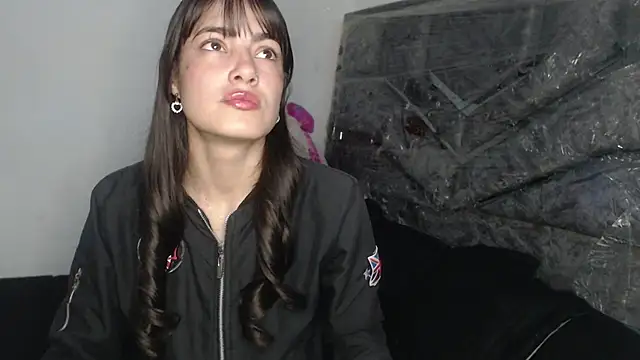 skinny sweet2411 online show from 11, 4, 2026