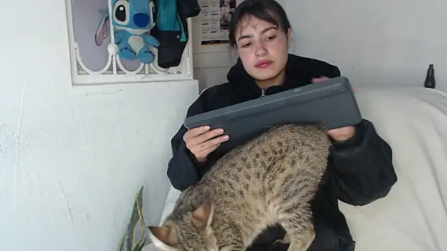 skinny sweet2411 online show from 16, 10, 2025