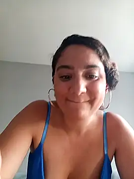 Snapshot of Nell-X chatting on 4, 10, 2025 Nell-X online show from 4, 10, 2025