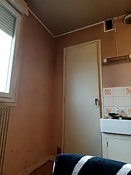 Snapshot of Nell-X chatting on 22, 10, 2025 Nell-X online show from 22, 10, 2025