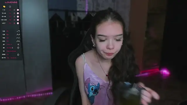 Snapshot of SweetyDeviliya chatting on 3, 12, 2025 SweetyDeviliya online show from 3, 12, 2025