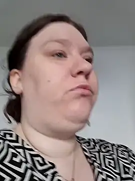 CurvyMilf1992 online show from 15, 10, 2025