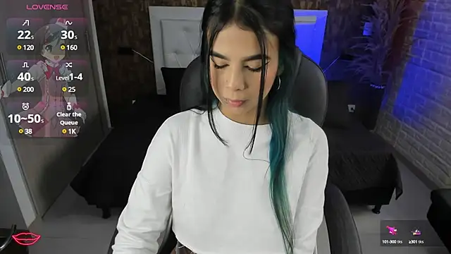 EMALINDA  HILSS online show from 4, 3, 2025