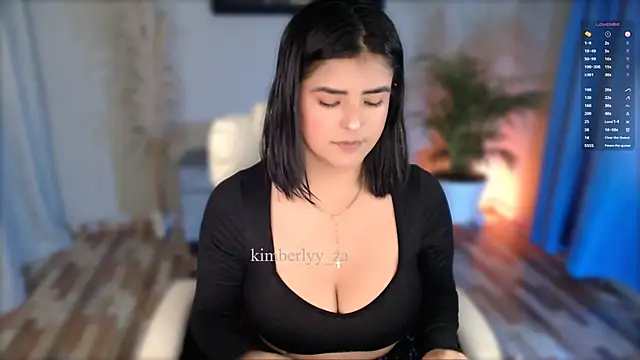 Snapshot of kim_zaratte chatting on 25, 9, 2025 kim zaratte online show from 25, 9, 2025