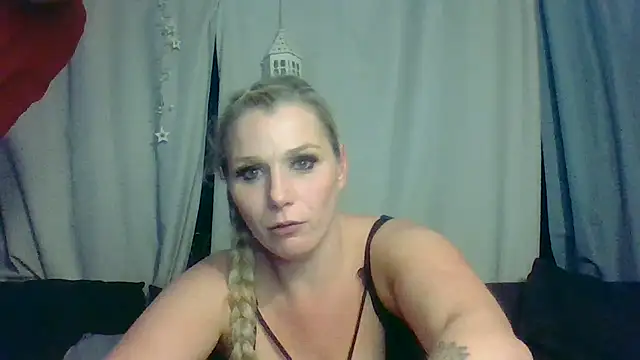 DevilsAngel13 online show from 7, 10, 2025