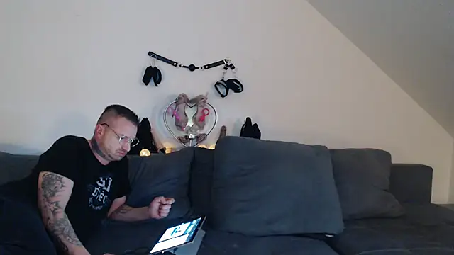 DevilsAngel13 online show from 23, 2, 2025