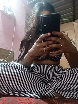 queensenorita online show from 10, 3, 2025