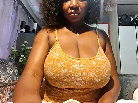 Snapshot of EbonyRose9 chatting on 13, 6, 2026 EbonyRose9 online show from 13, 6, 2026